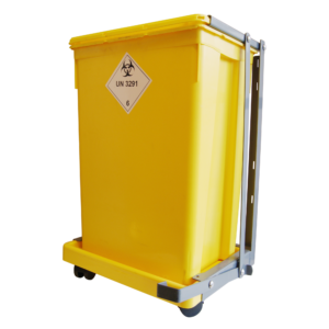 50 liters gul beholder for smittefarlig avfall, levert an Namdal Ressurs. Foto.